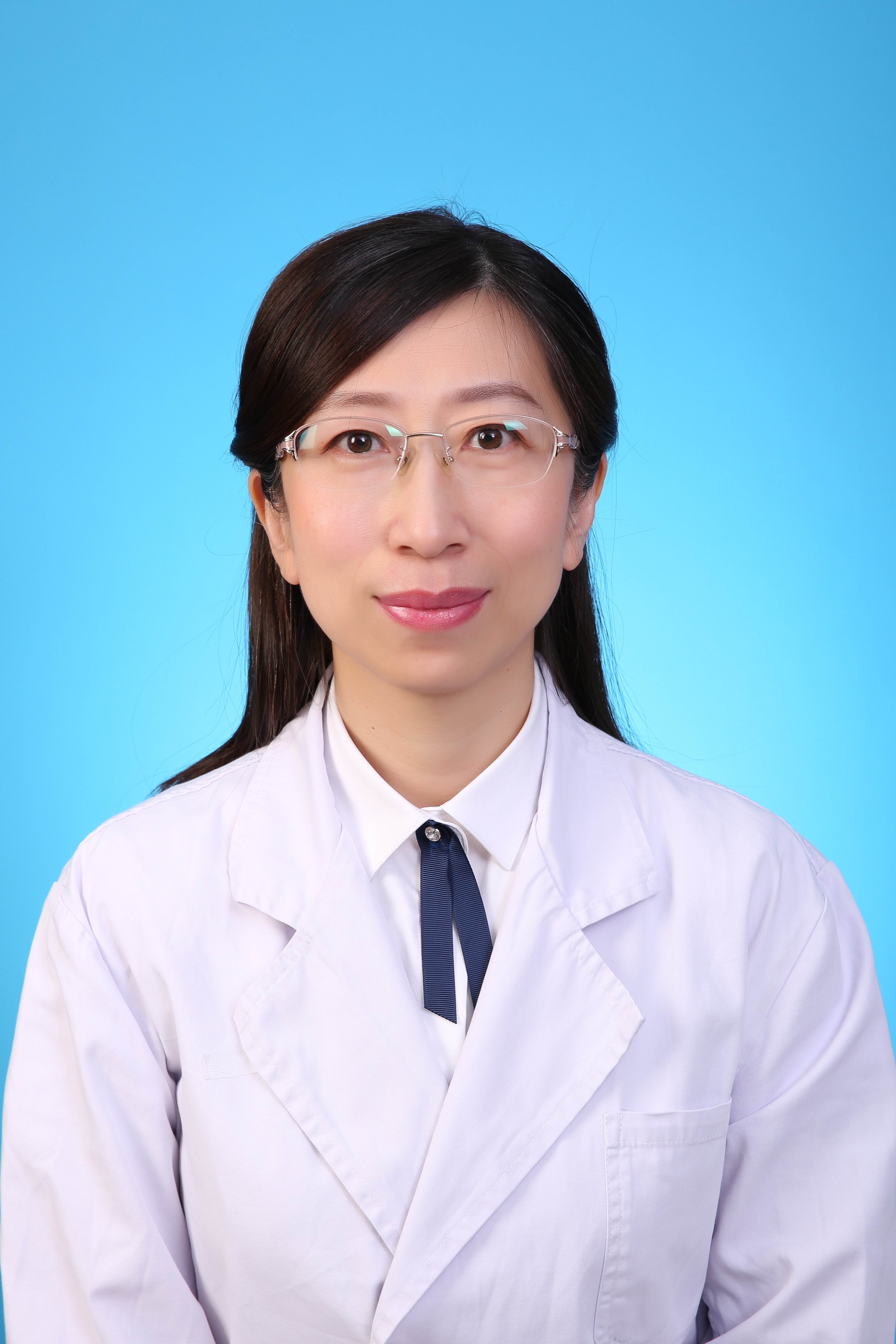 吕冰洁,女,副主任医师,副教授,医学博士,博士后.