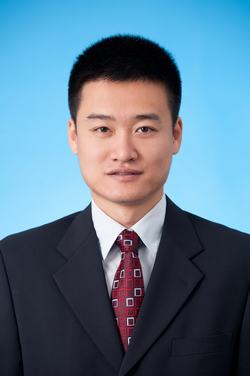 白云龙,教授,哈尔滨医科大学药学院副院长,中俄医学研